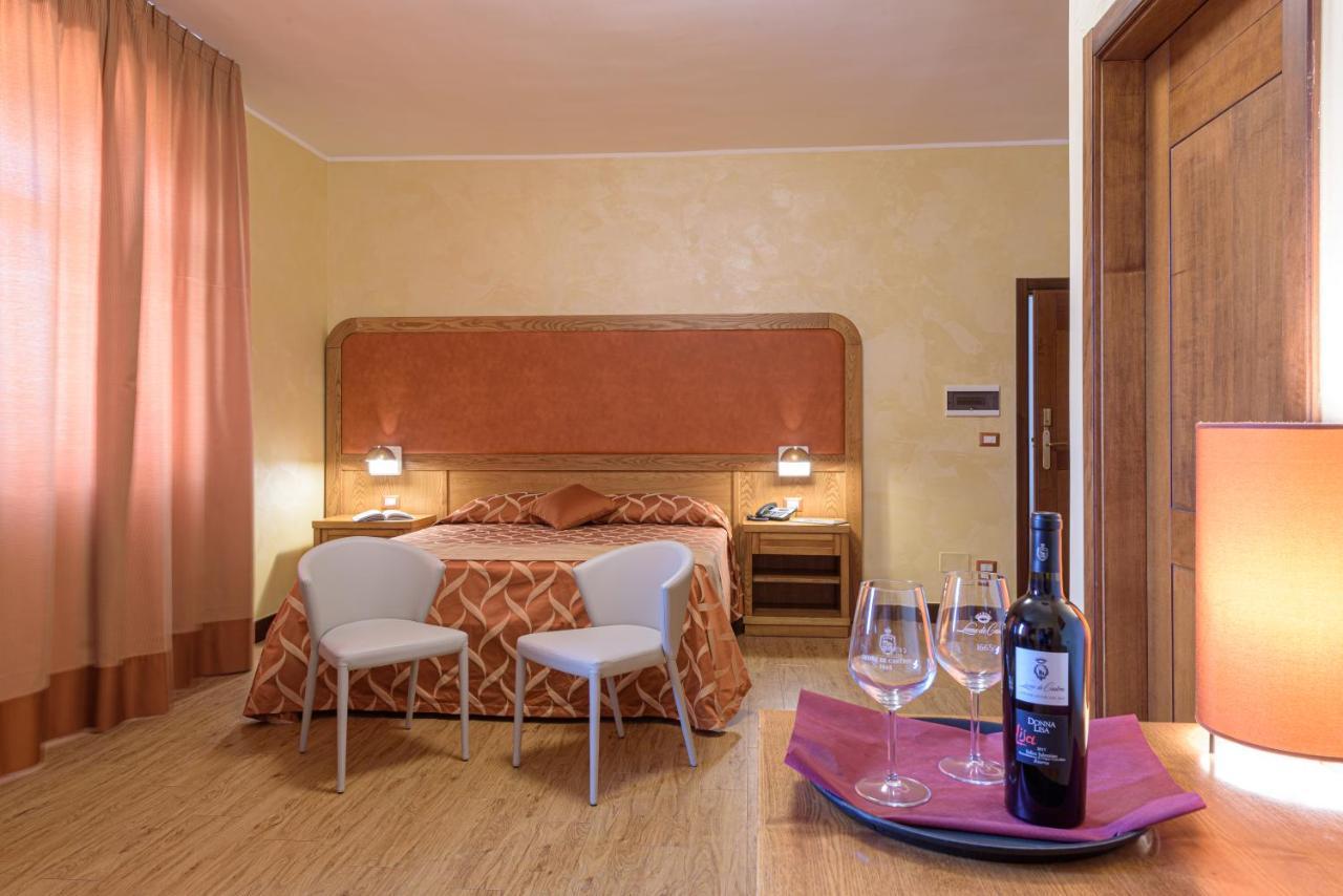 Leone De Castris Wine Hotel サリーチェ・サレンティーノ エクステリア 写真